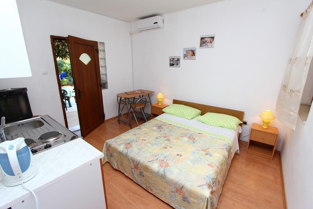 Apartments Antolovic Rovinj Bilik gambar