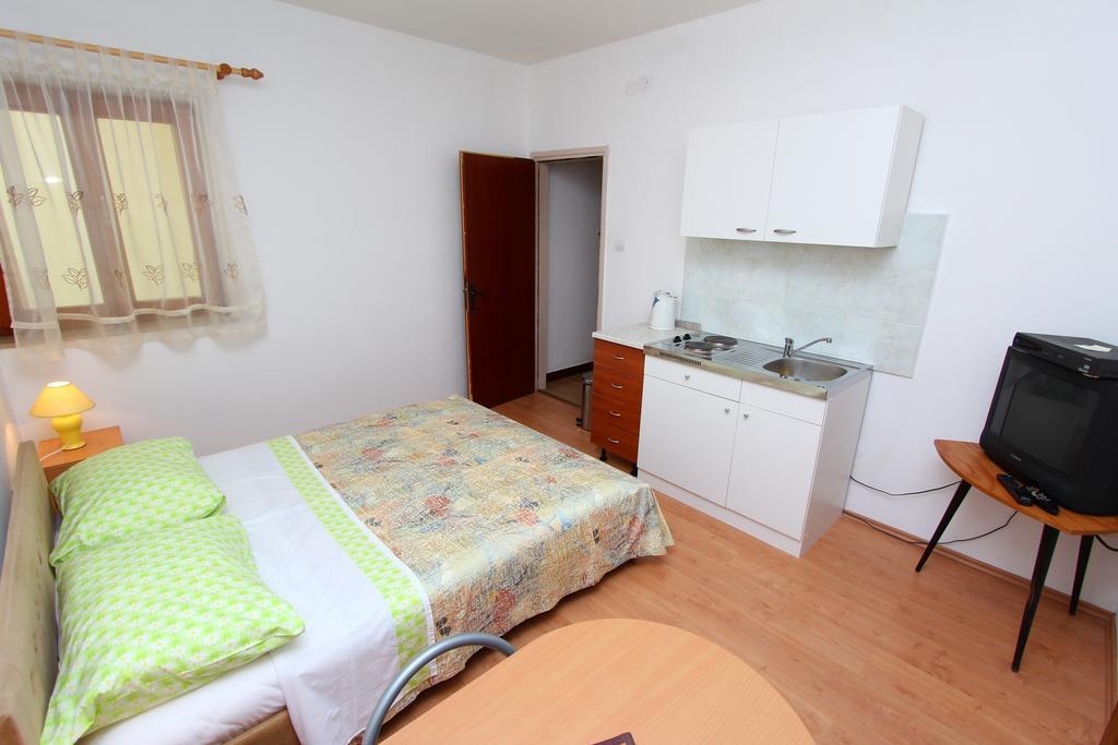 Apartments Antolovic Rovinj Bilik gambar
